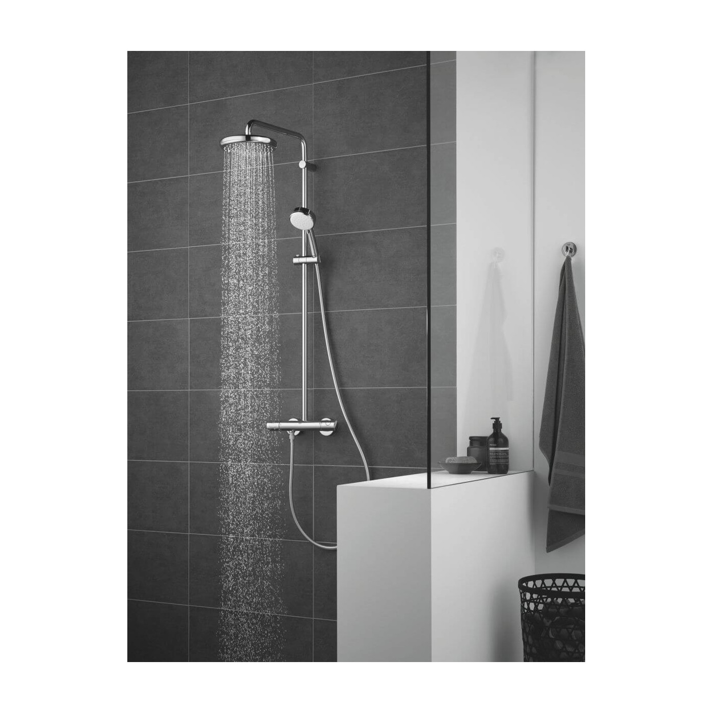 System Prysznicowy Z Termostatem Do Montażu Ściennego Tempesta Cosmopolitan 210 27922001 Grohe