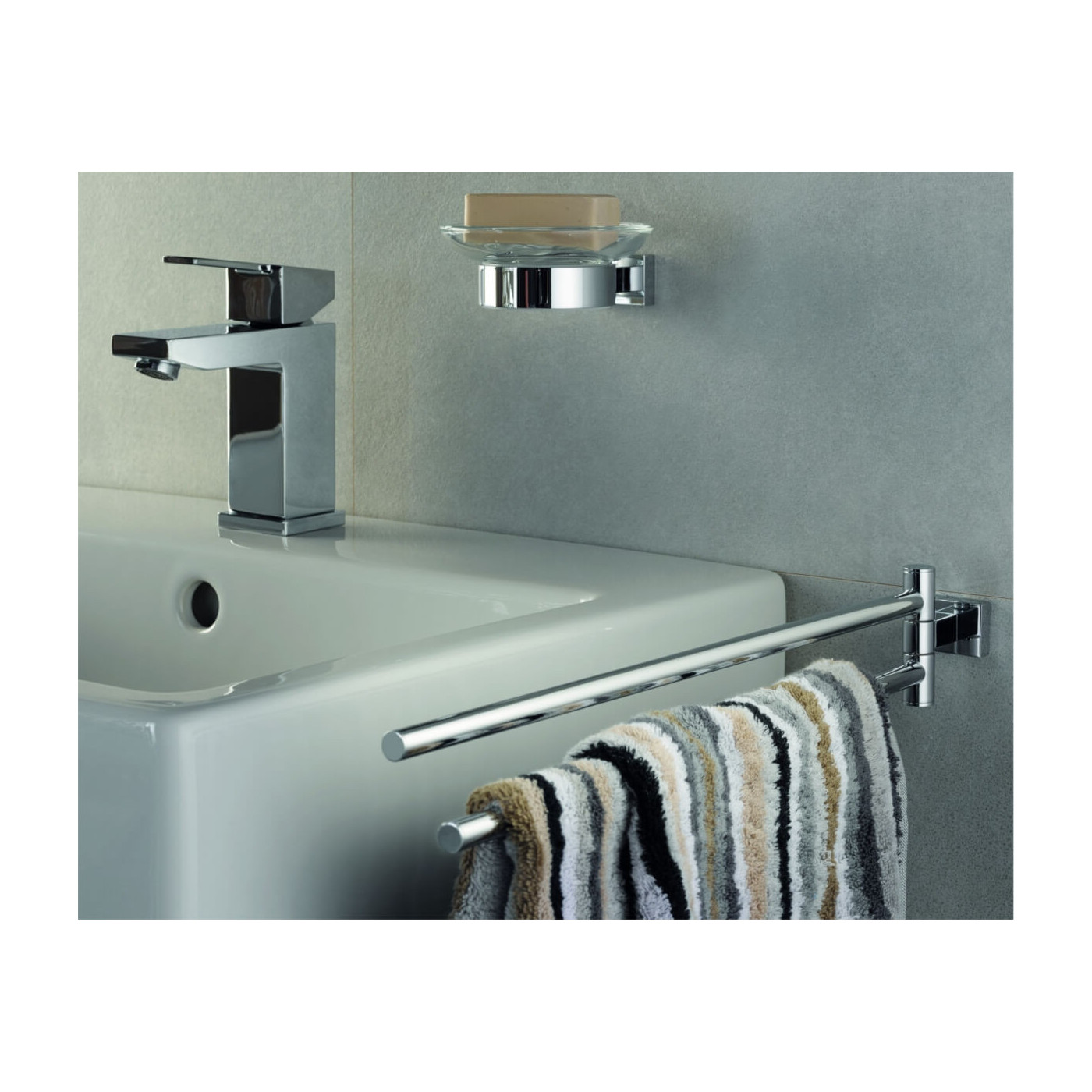 Uchwyt Do Szklanki I Mydelniczki Essentials Cube Chrom 40508001 Grohe