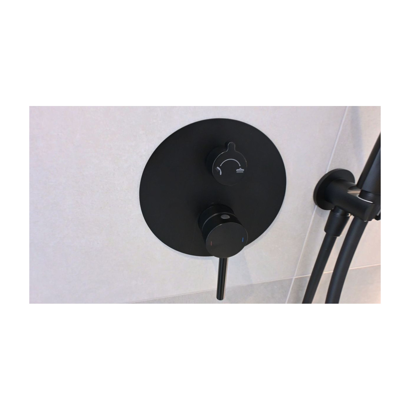 Bateria Prysznicowo-Wannowa Podtynkowa Fly Z Boxem 2-Wyjściowym Czarny Mat 03042BM Emporia