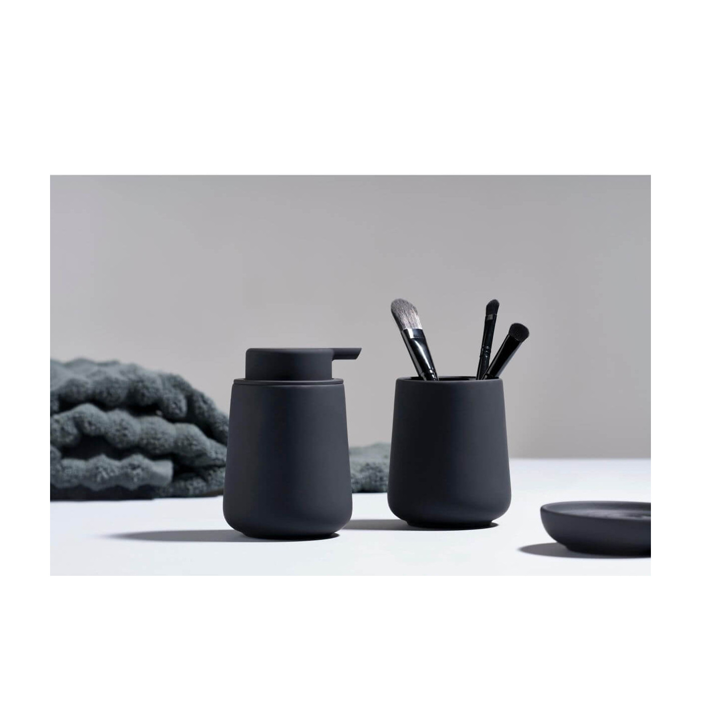 Kubek Na Szczoteczki Nova One Black 330161 Zone Denmark
