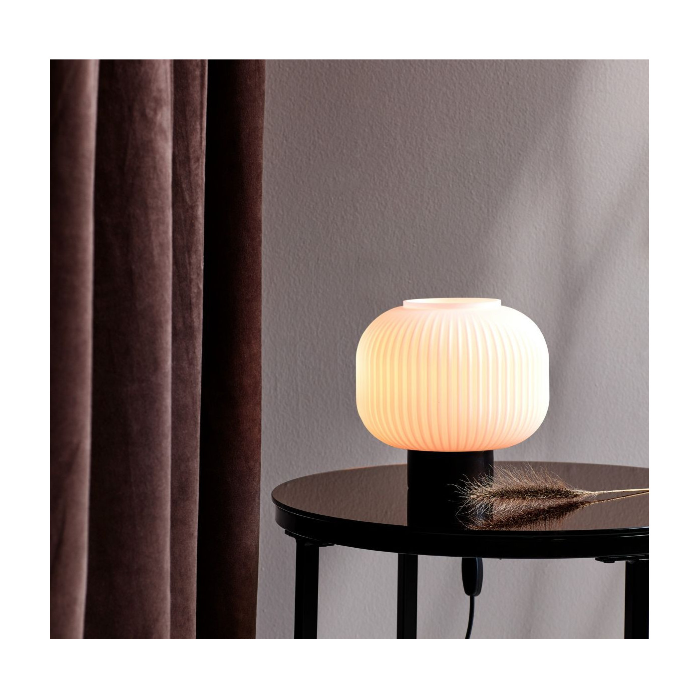 Lampa Stołowa Szklana Milford Czarna 48965001 Nordlux